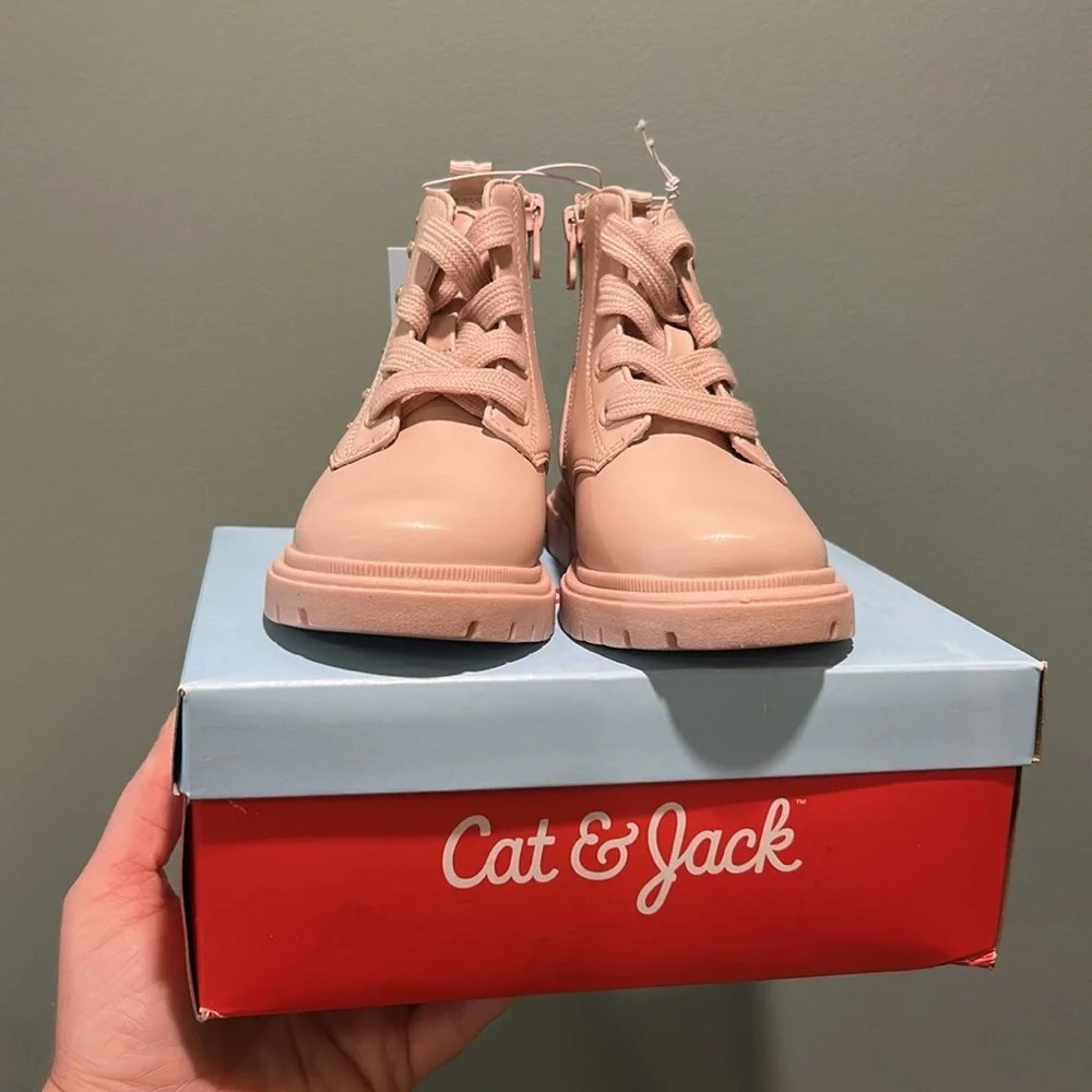 ✨BNWT - Cat & Jack Toddler Girls Amaya Lace up Combat Boots - size 5, 6 & 10✨